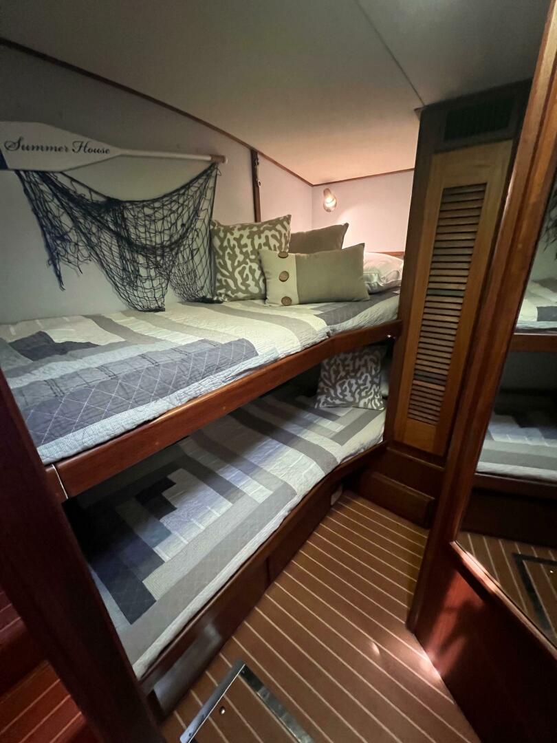 Slide: The Image of Viking 41 Convertible 1987 - 5487247