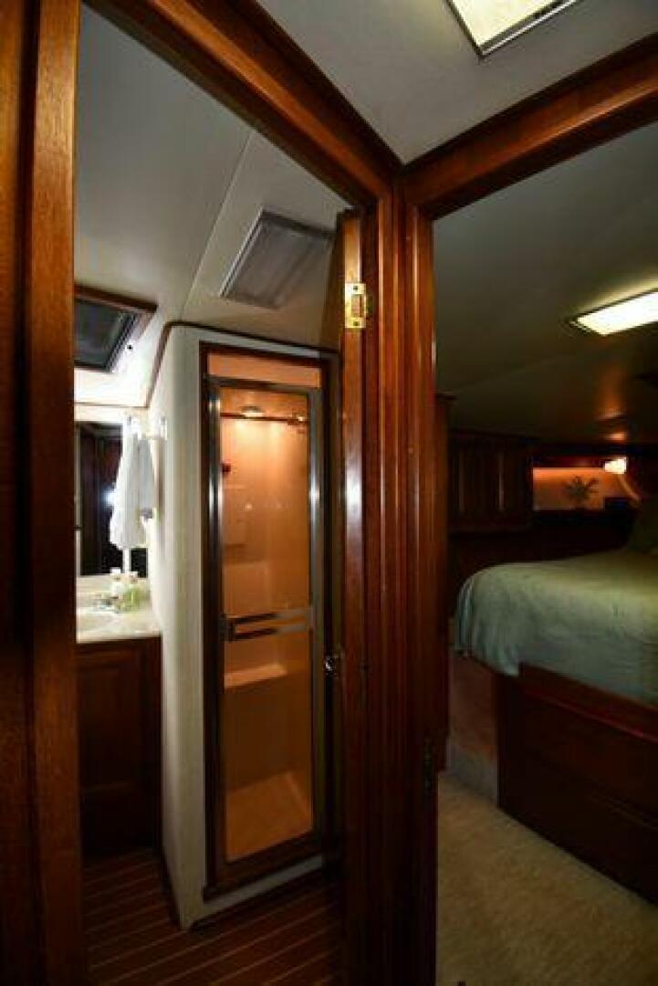 Slide: The Image of Viking 48 Convertible 1988 - 5105970
