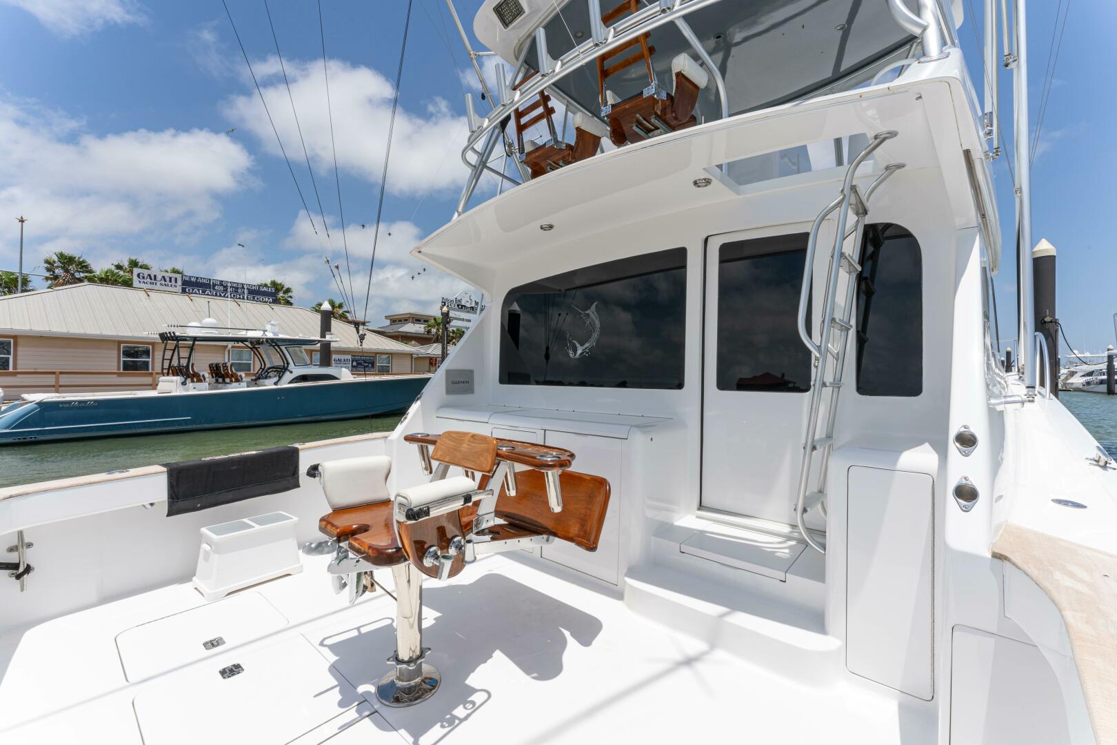 Slide: The Image of 2004 Viking 48 Convertible - 5350832