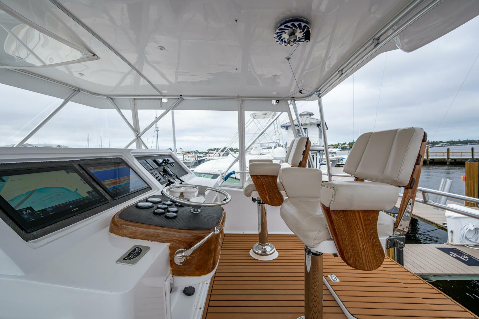 Slide: The Image of 2001 Viking 50 Convertible Overcharged - 5033989