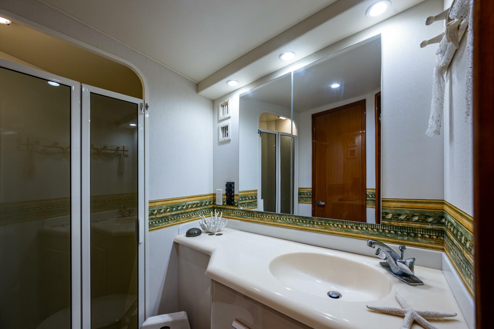 Slide: The Image of 2001 Viking 50 Convertible Overcharged - 5034014