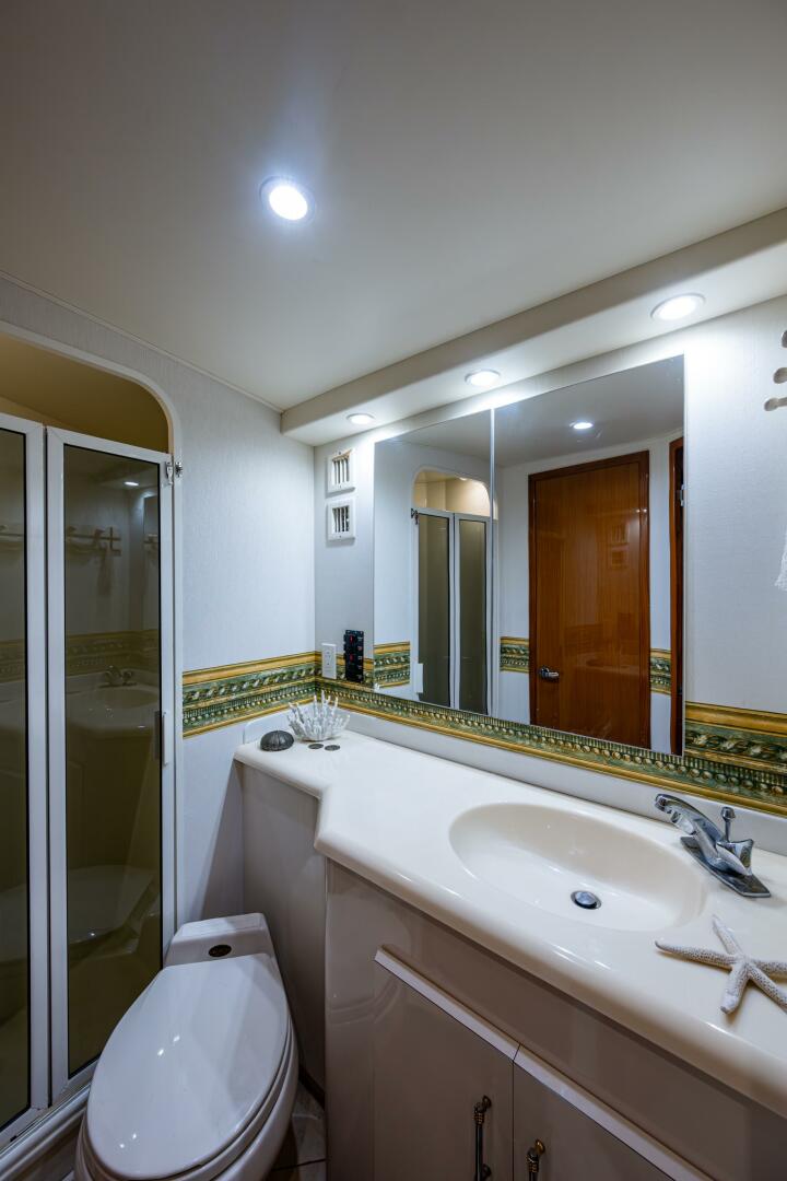 Slide: The Image of 2001 Viking 50 Convertible Overcharged - 5034015