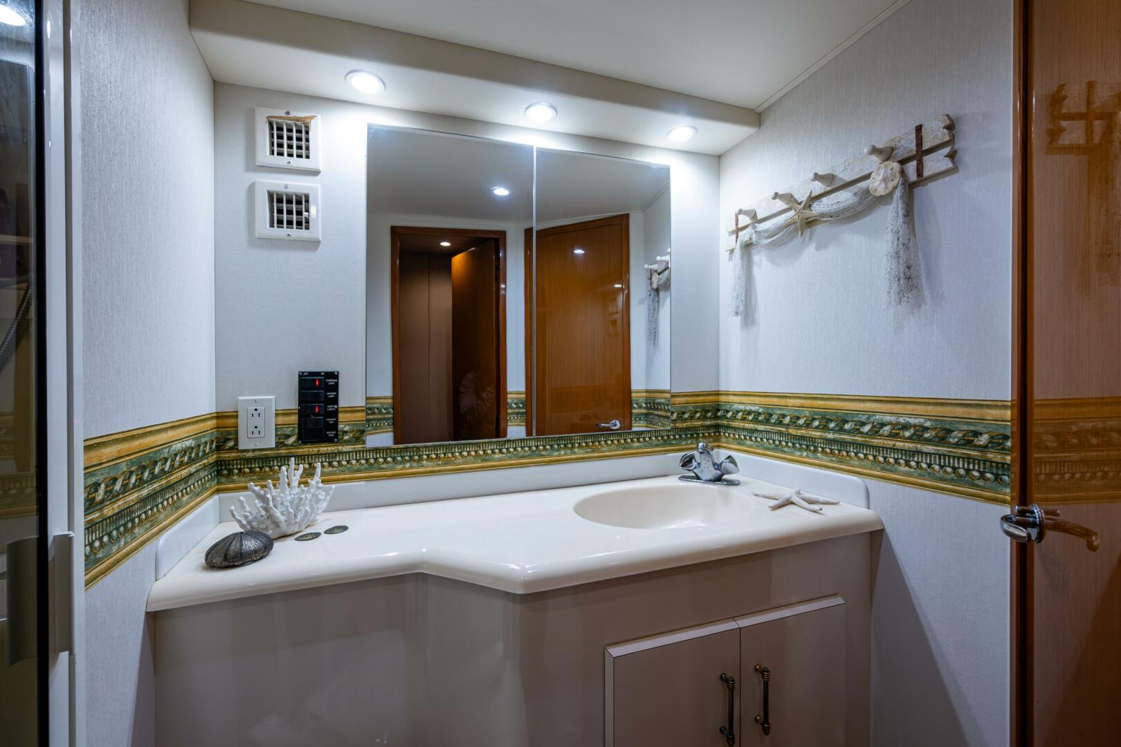 Slide: The Image of 2001 Viking 50 Convertible Overcharged - 5034016