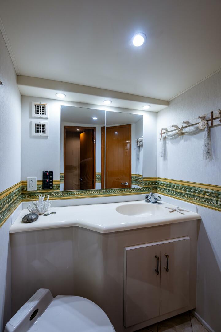 Slide: The Image of 2001 Viking 50 Convertible Overcharged - 5034017