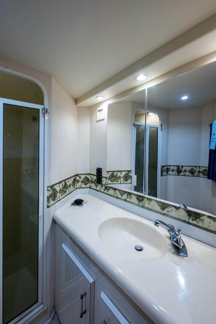 Slide: The Image of 2001 Viking 50 Convertible Overcharged - 5034027