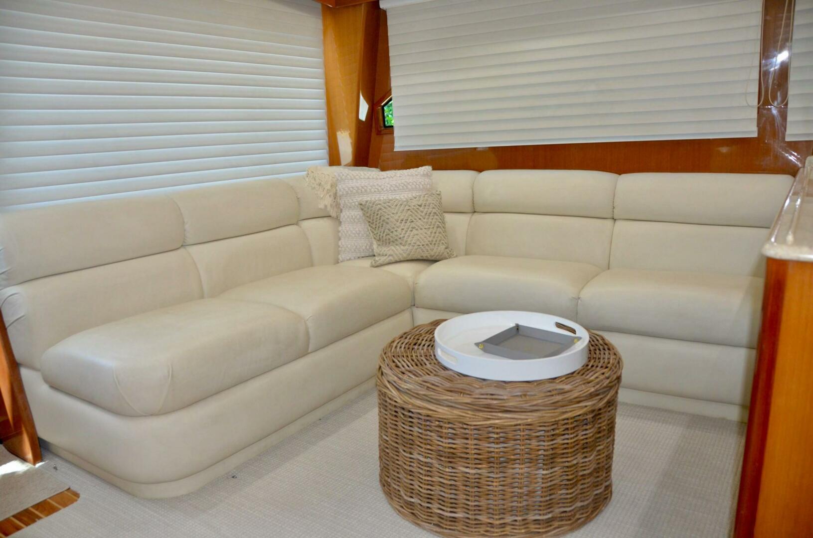 Slide: The Image of 2004 Viking 52 Convertible - 4500110