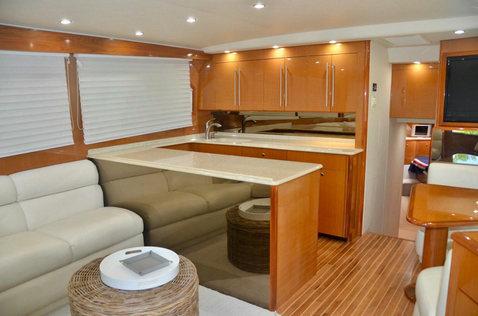 Slide: The Image of 2004 Viking 52 Convertible - 4500111