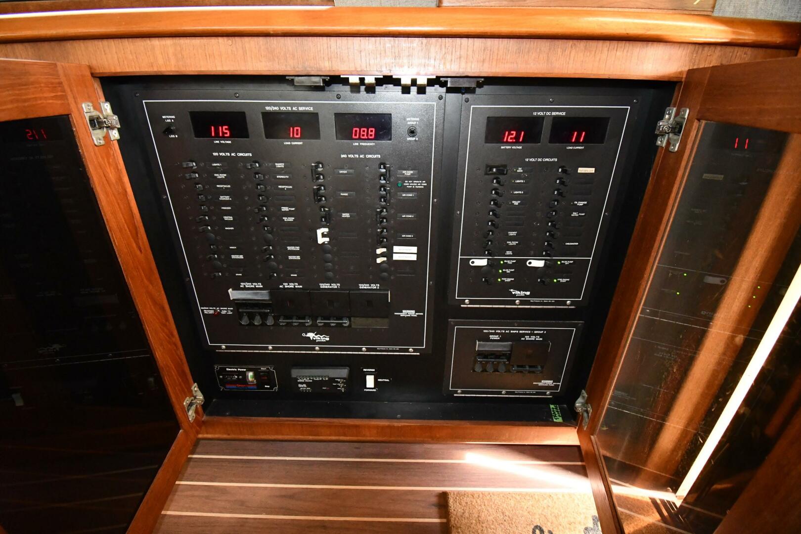 Slide: The Image of Viking 53 Convertible 1990 - 4877706