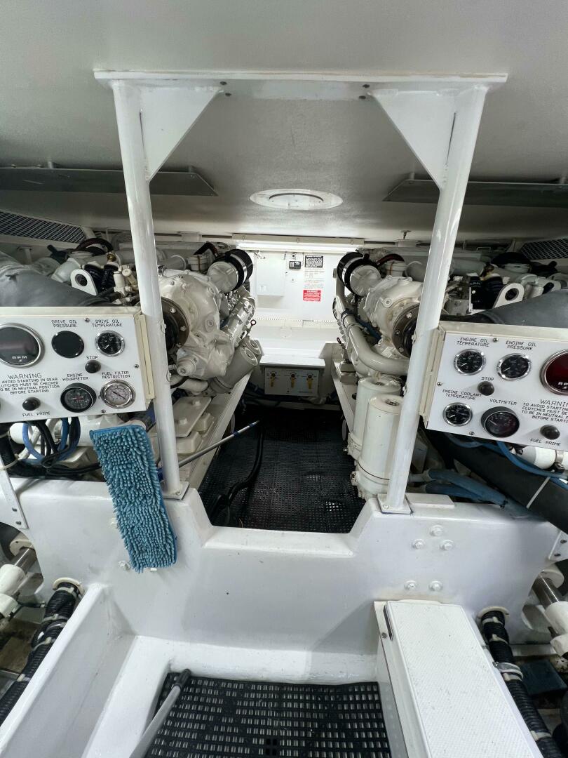 Slide: The Image of Viking 53 Convertible 1995 - 4768716
