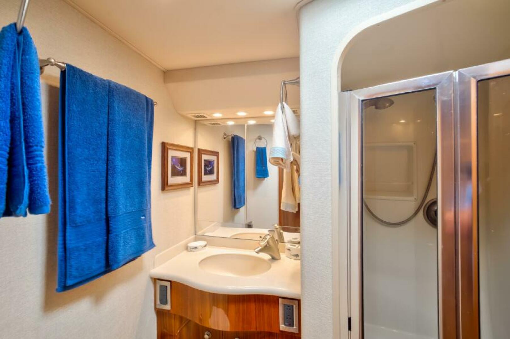 Slide: The Image of Viking 54 Mezzo II - Interior Head 2008 Viking 54 Convertible Mezzo II - 5056032