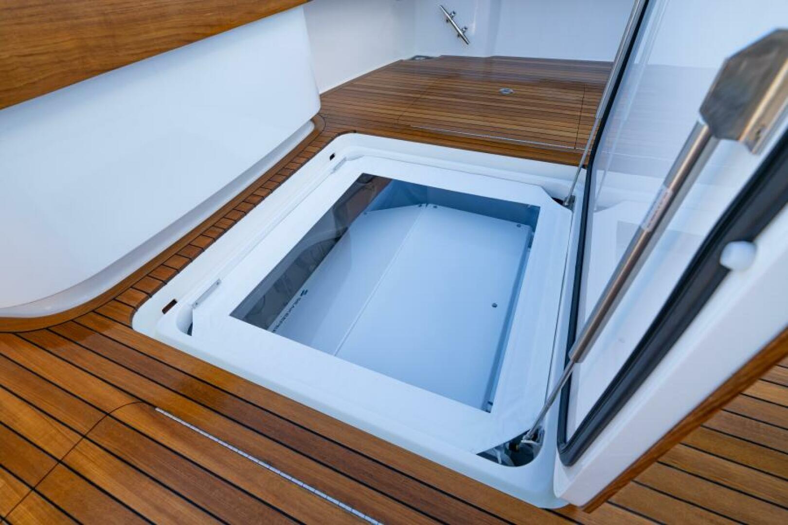 Slide: The Image of Viking 54 Sport Tower 2025 - 4527497