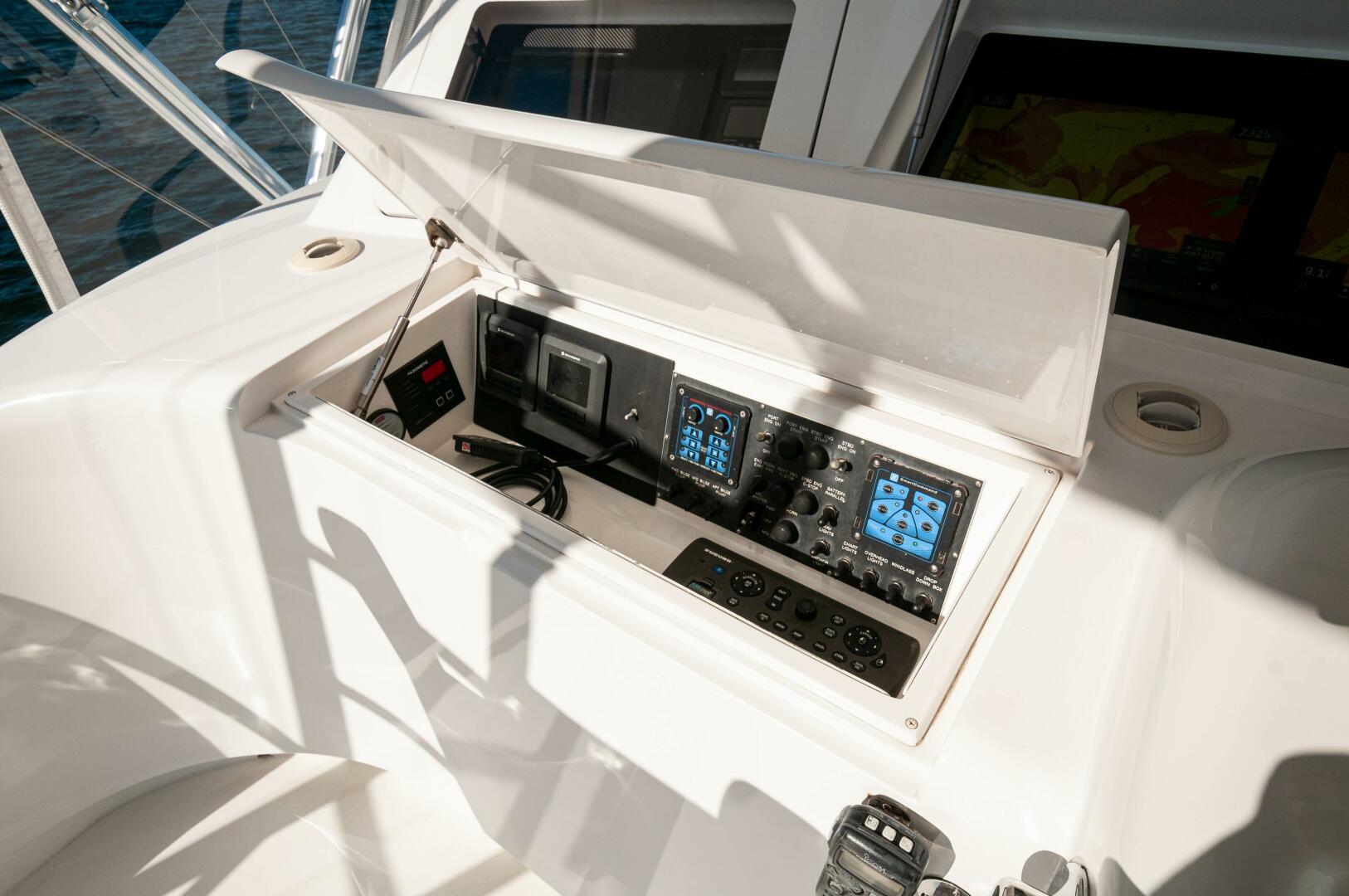 Slide: The Image of Helm Electronics - 4936825