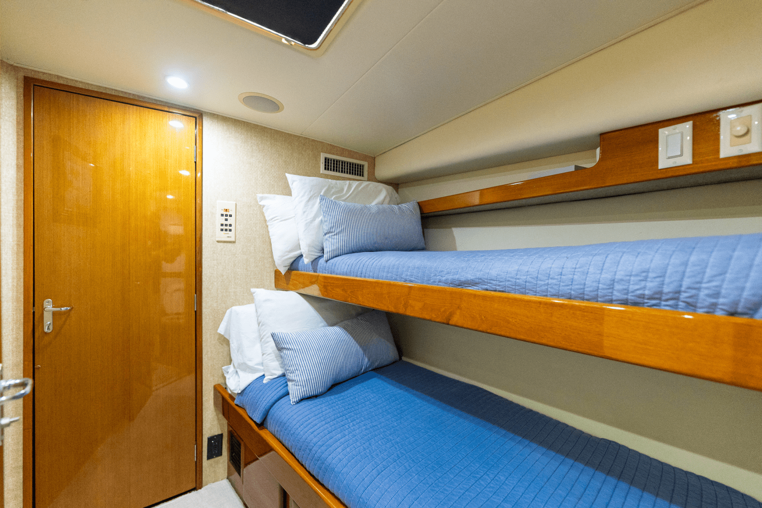 Slide: The Image of Viking 58 EB 2000 - 28