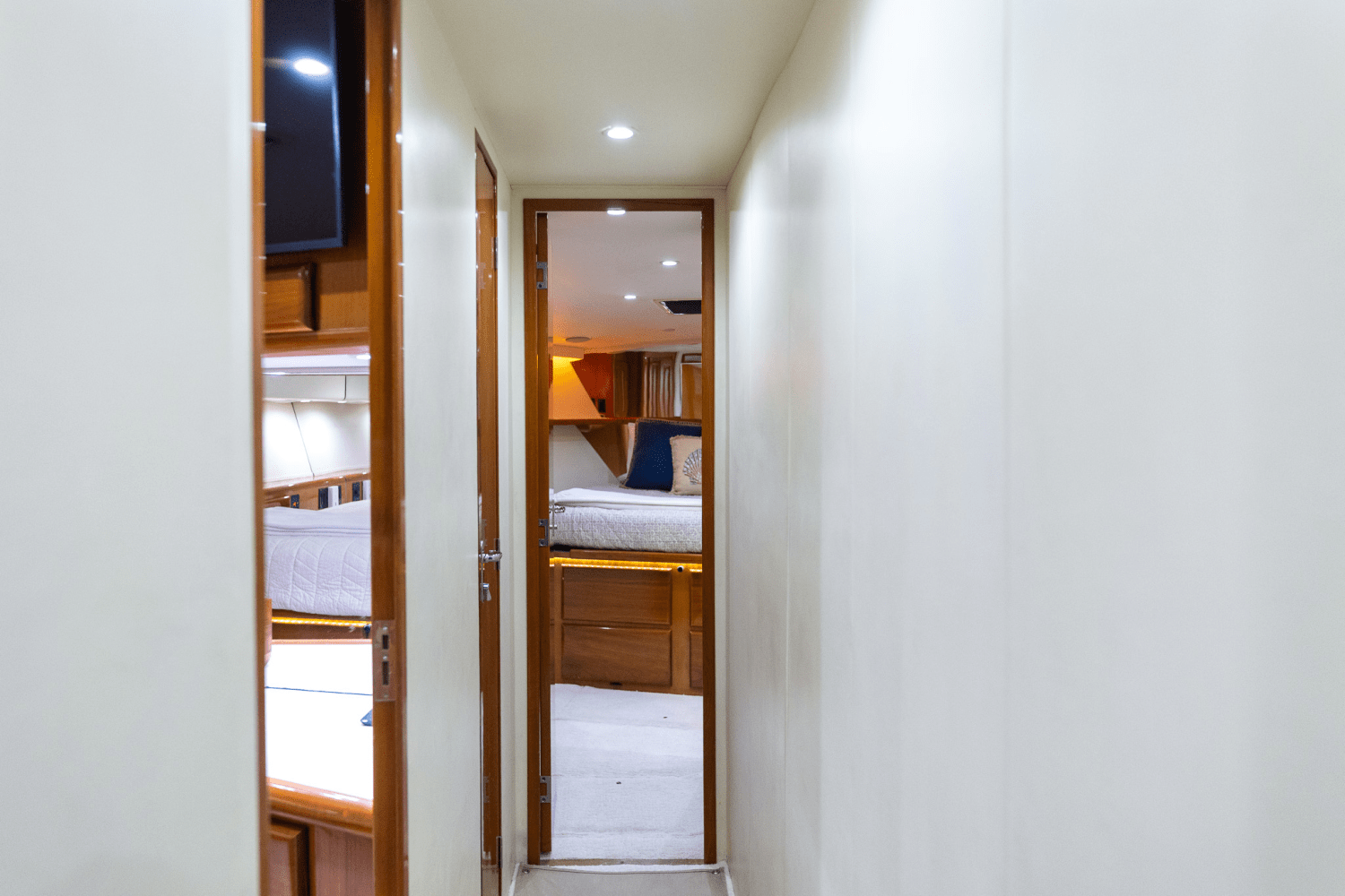 Slide: The Image of Viking 58 EB 2000 - 31