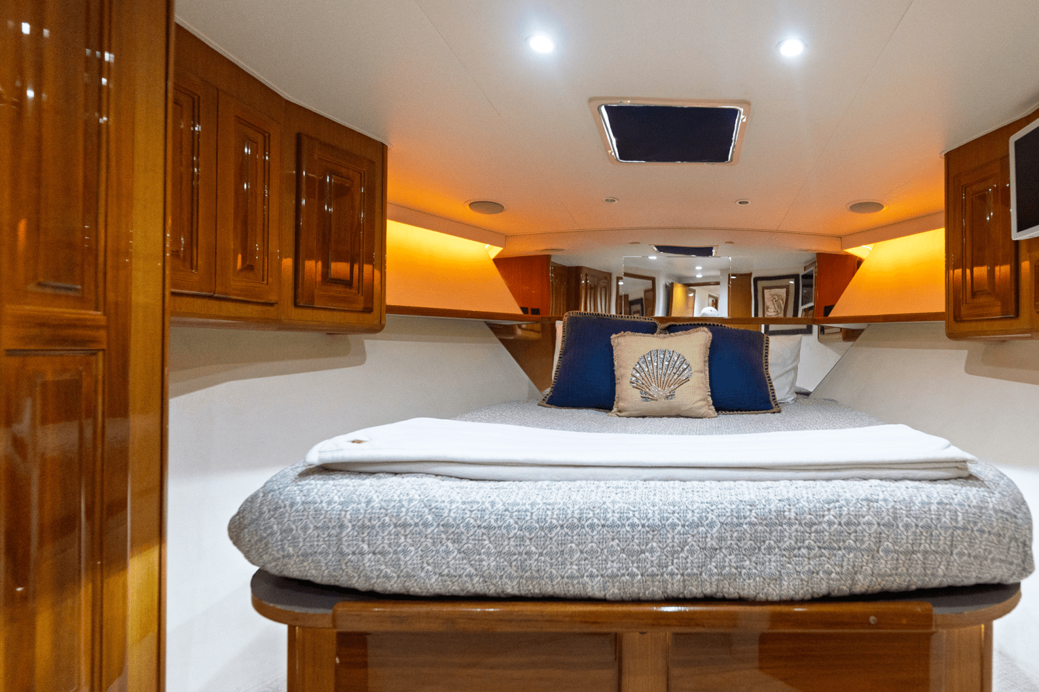 Slide: The Image of Viking 58 EB 2000 - 38