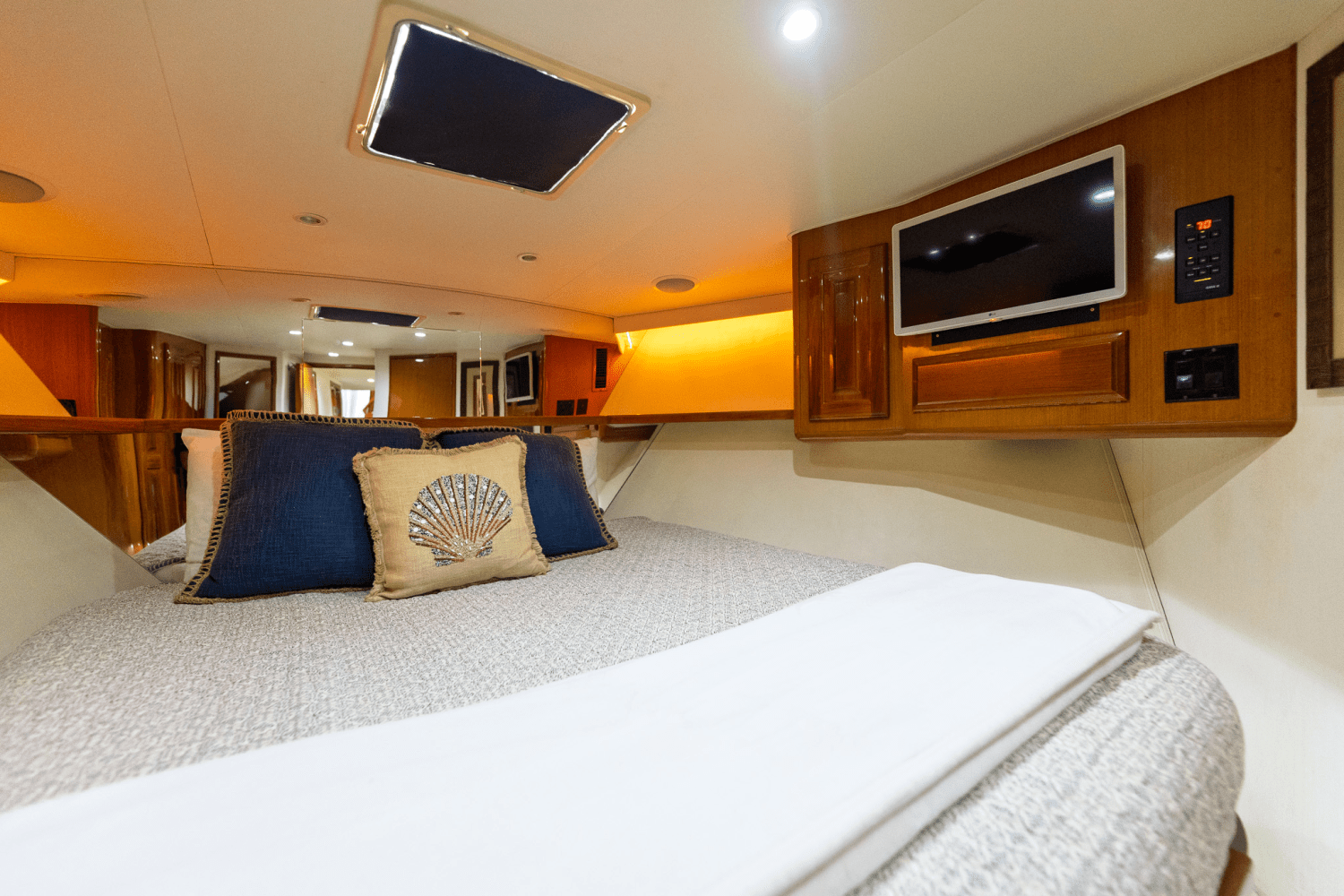 Slide: The Image of Viking 58 EB 2000 - 39