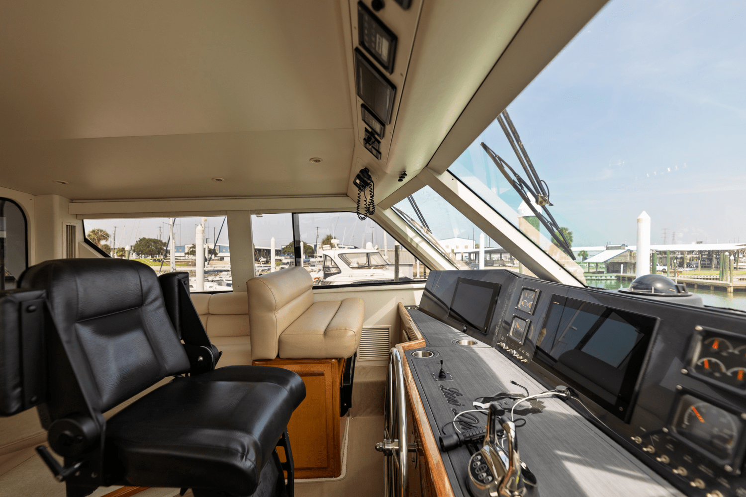 Slide: The Image of Viking 58 EB 2000 - 48