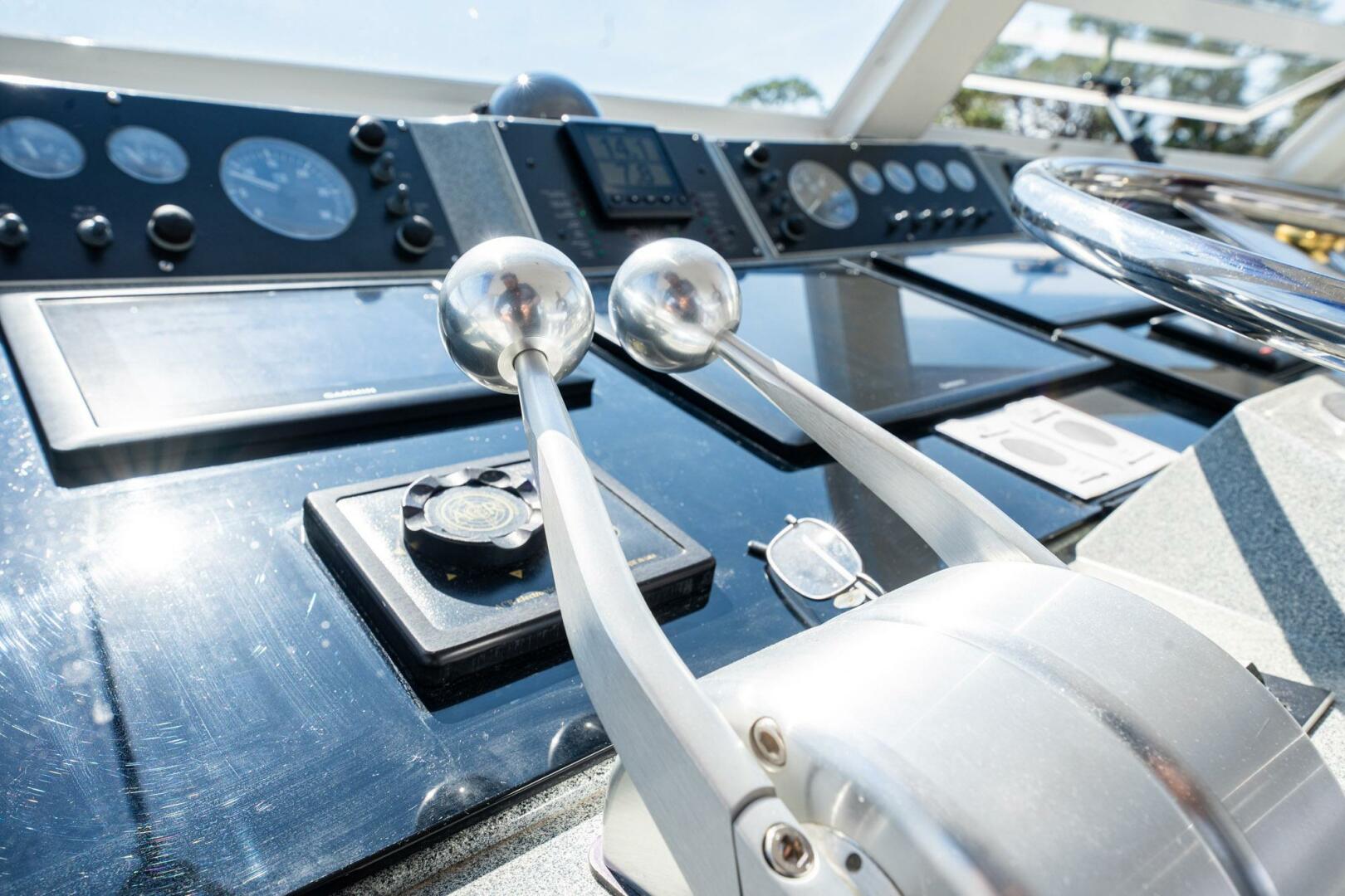 Slide: The Image of Viking 60 Cockpit Sport Yacht 2001 - 5116518