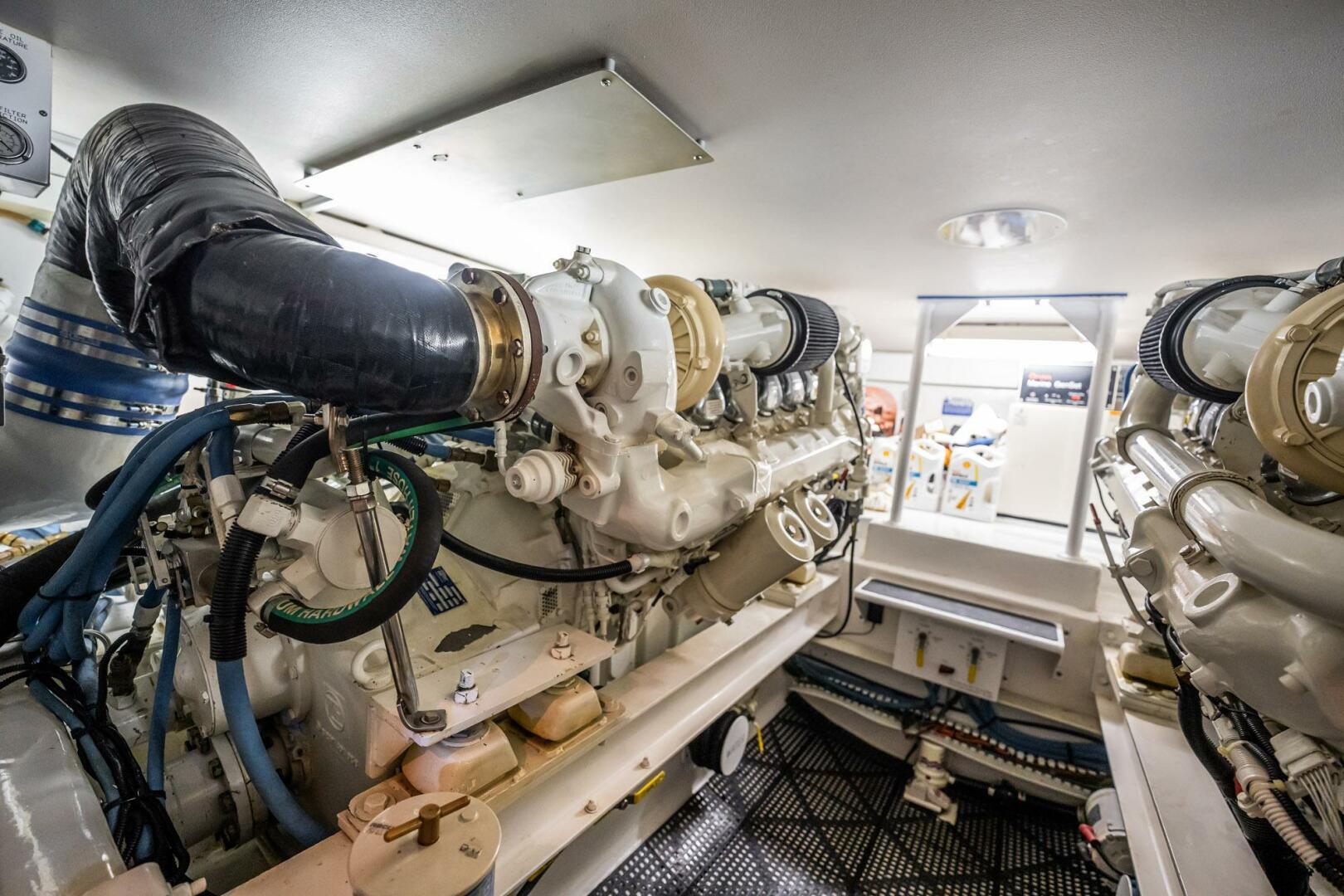 Slide: The Image of Viking 60 Cockpit Sport Yacht 2001 - 5116543