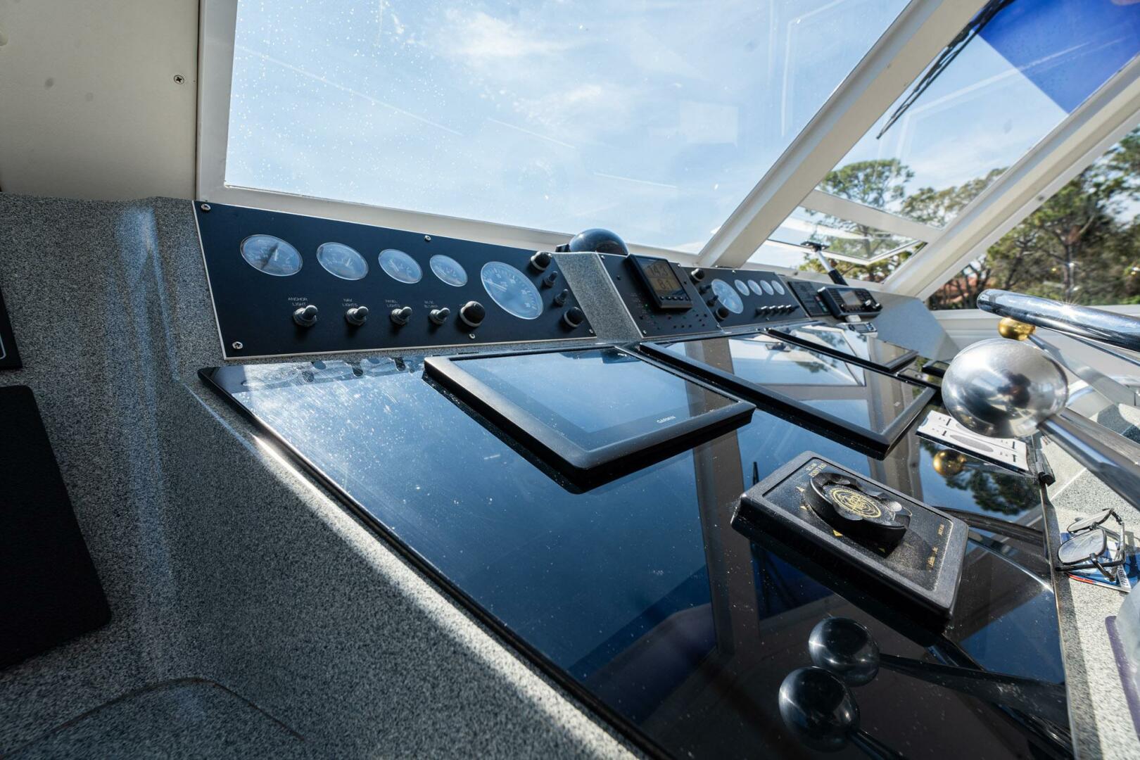 Slide: The Image of Viking 60 Cockpit Sport Yacht 2001 - 5116517