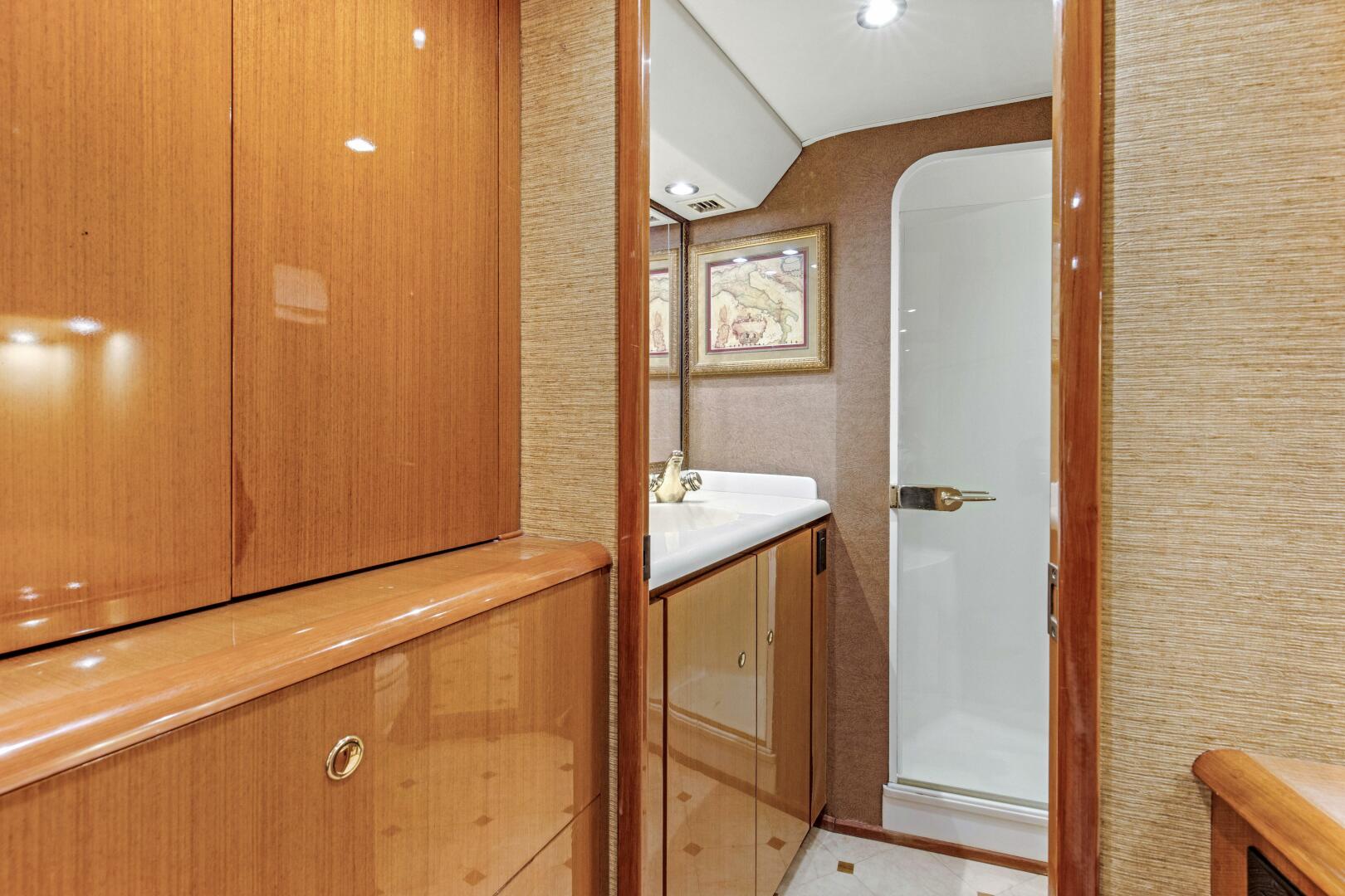 Slide: The Image of 2002 61 Viking Convertible Watusi Master Stateroom (2) - 4695125