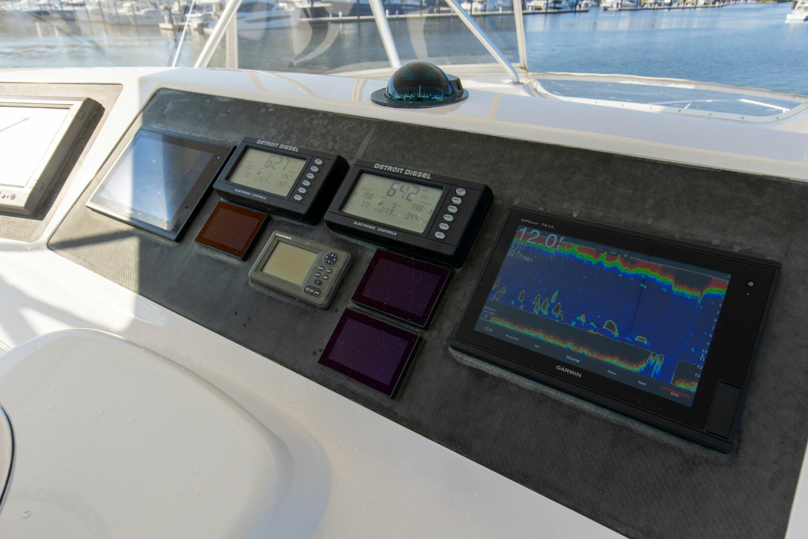 Slide: The Image of 2002 61 Viking Convertible Bridge (4) - 4695210