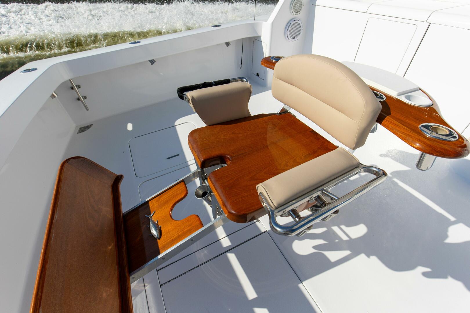 Slide: The Image of 2002 61 Viking Convertible Deck (3) - 4695214