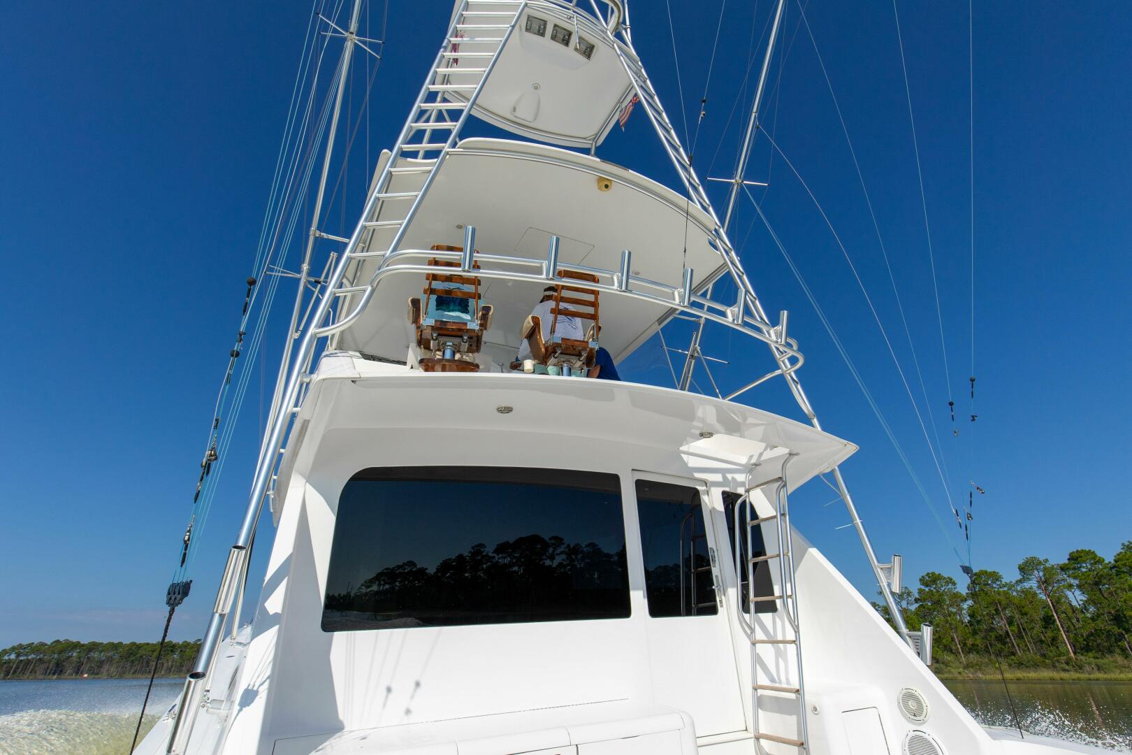 Slide: The Image of 2002 61 Viking Convertible Deck (4) - 4695215