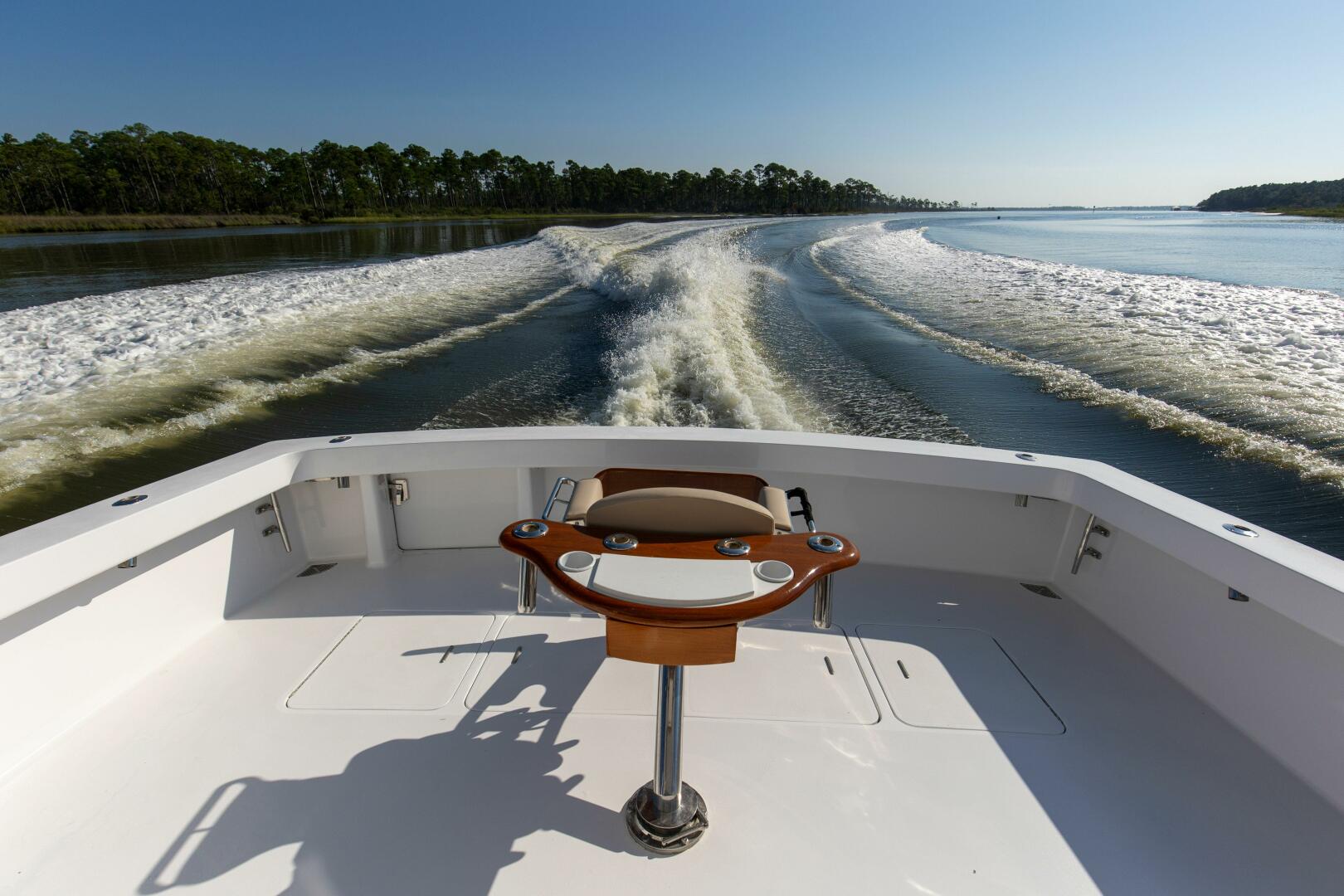 Slide: The Image of 2002 61 Viking Convertible Deck (5) - 4695216