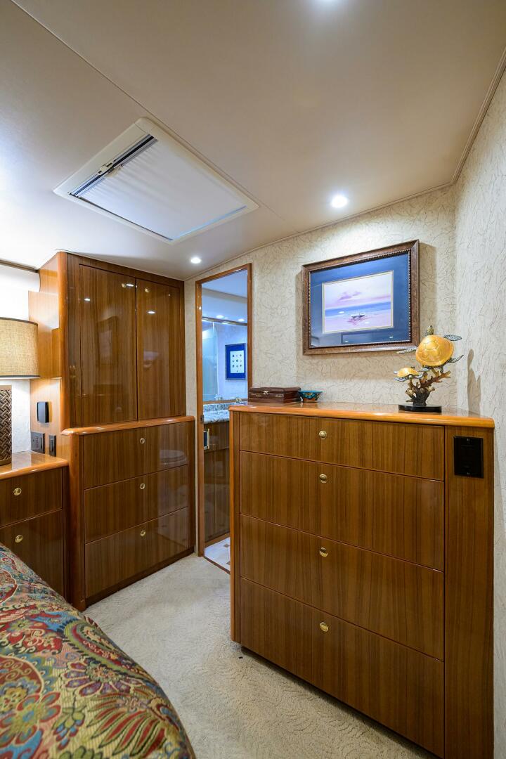 Slide: The Image of Viking 61 Enclosed Bridge 2006 - 4655166