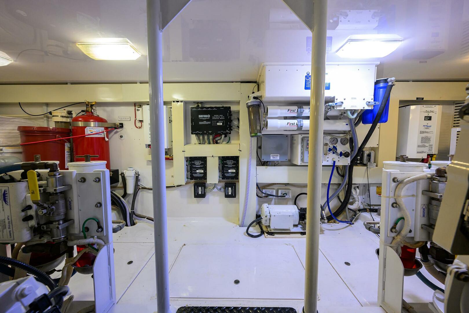 Slide: The Image of Viking 61 Enclosed Bridge 2006 - 4655193