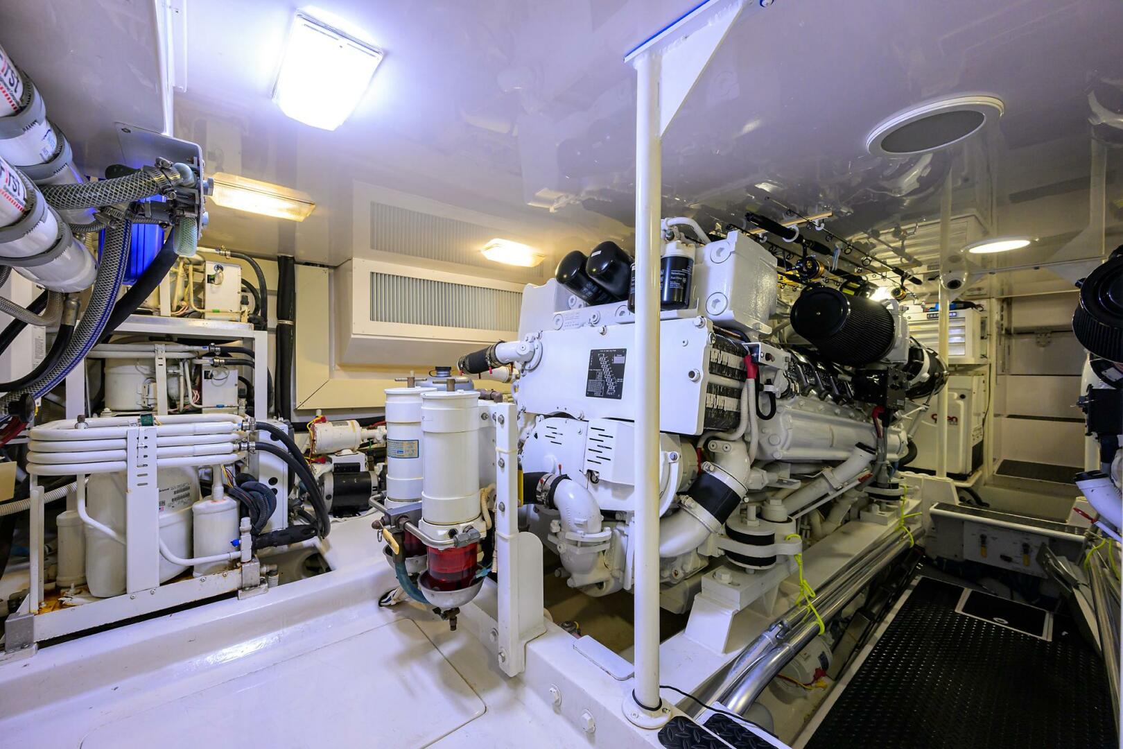 Slide: The Image of Viking 61 Enclosed Bridge 2006 - 4655194