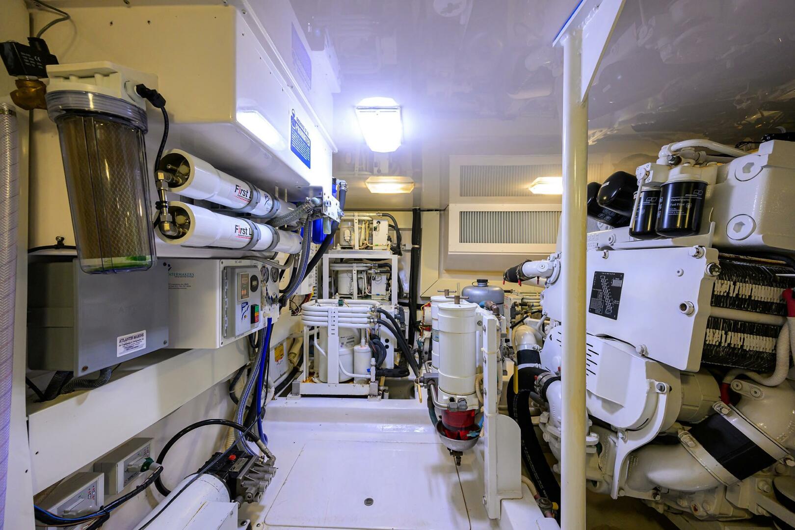 Slide: The Image of Viking 61 Enclosed Bridge 2006 - 4655196