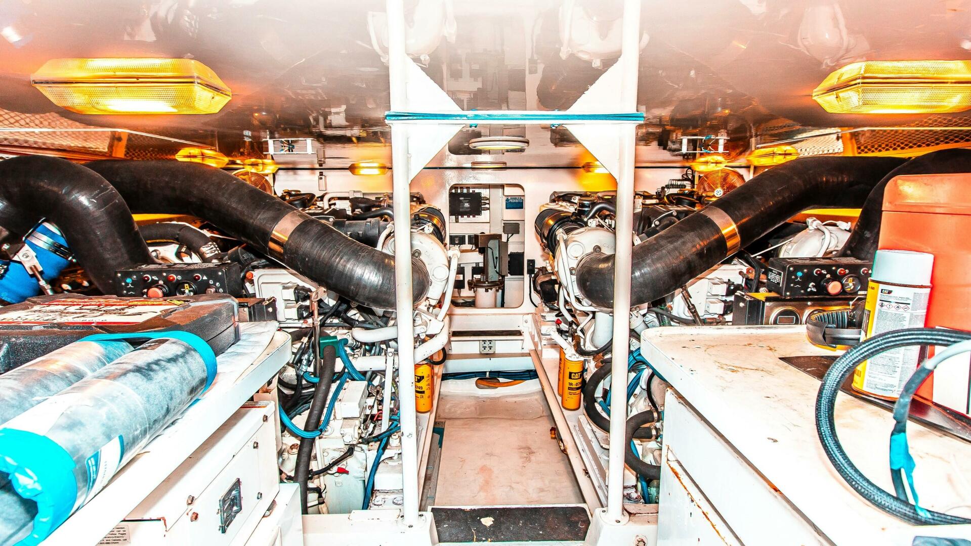 Slide: The Image of 2002 Viking 61 Flybridge Engine Room - 3731065