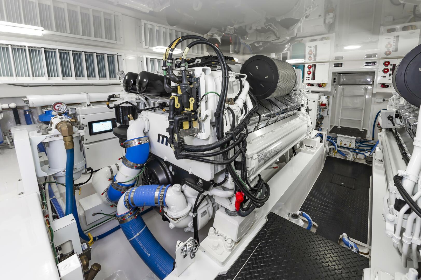 Slide: The Image of Viking 64 Convertible 2024 - 4821529