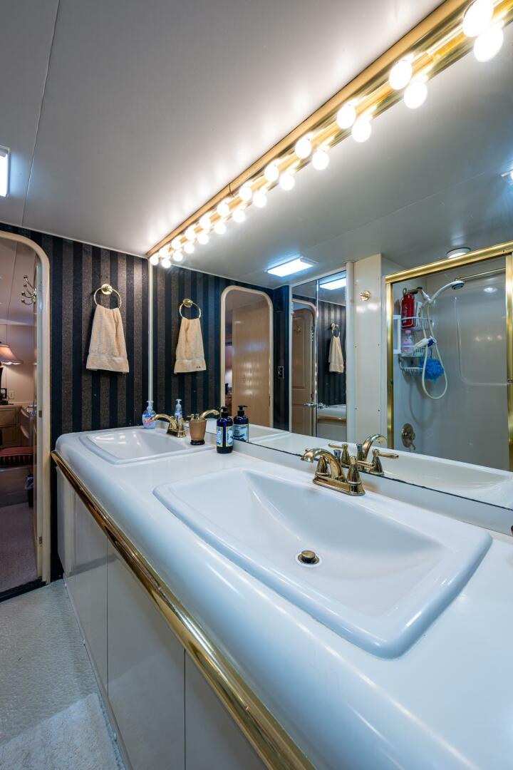 Slide: The Image of Viking 65 1991 - 5313889