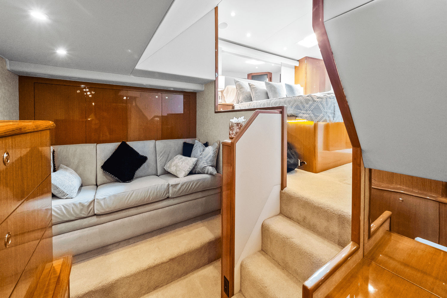 Slide: The Image of Viking 65 ENCLOSED BRIDGE 2002 - 14