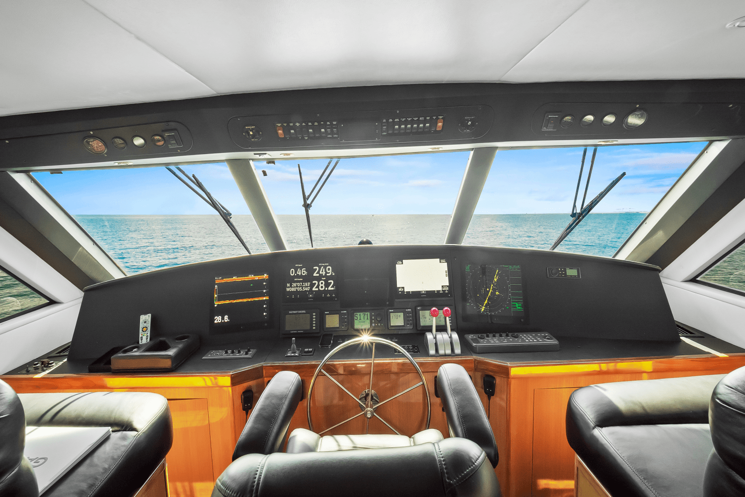 Slide: The Image of Viking 65 ENCLOSED BRIDGE 2002 - 17