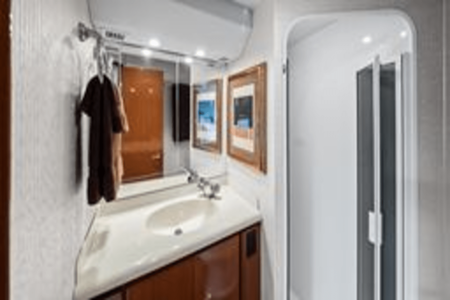 Slide: The Image of Viking 65 ENCLOSED BRIDGE 2002 - 20