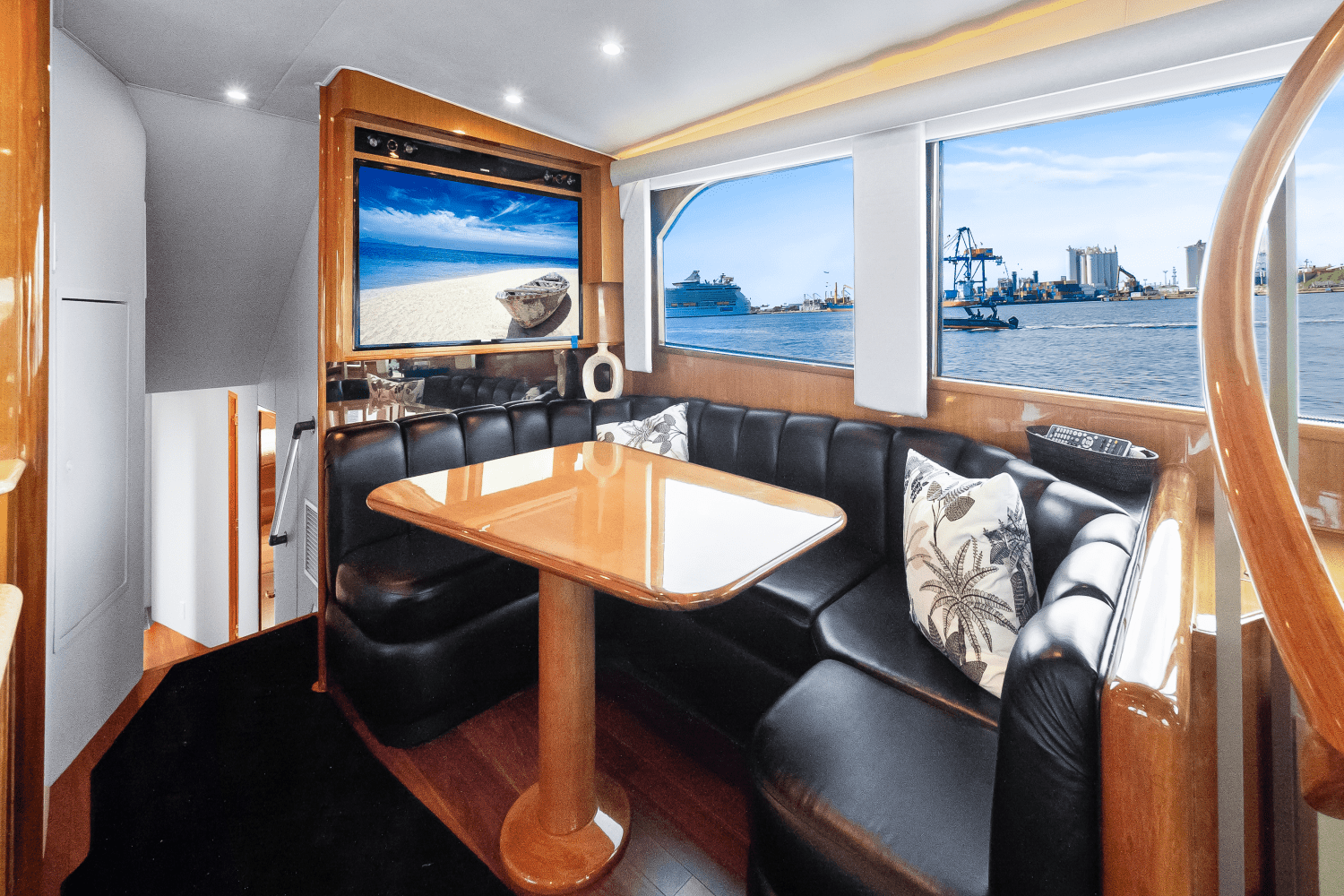 Slide: The Image of Viking 65 ENCLOSED BRIDGE 2002 - 8