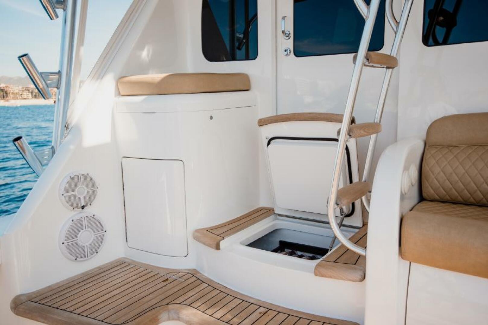 Slide: The Image of 2017 Viking 66 Convertible Refrigerated Drink Box - 4745943