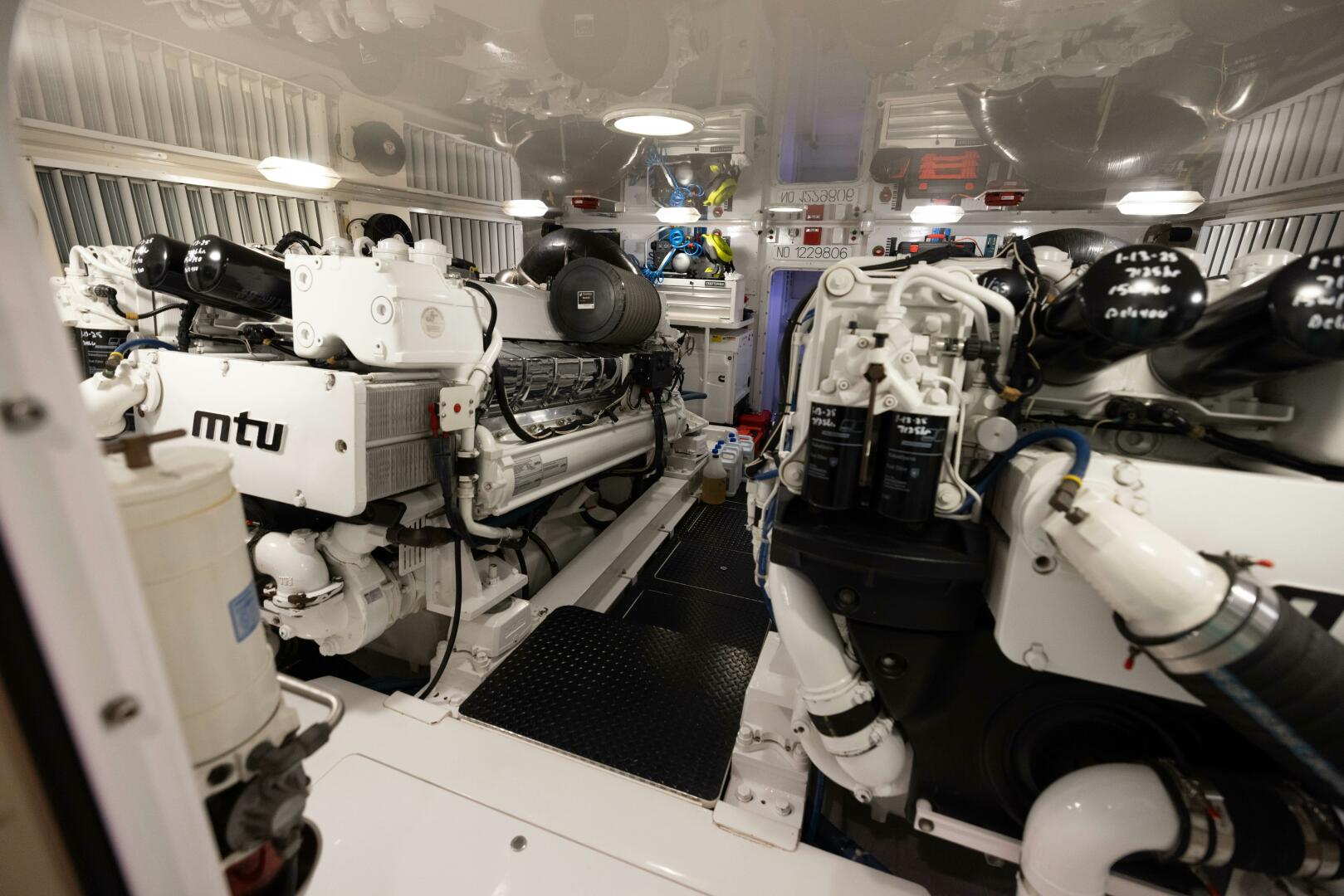 Slide: The Image of 2011 Viking 70 Convertible "Mighty Mouse" - 5226852