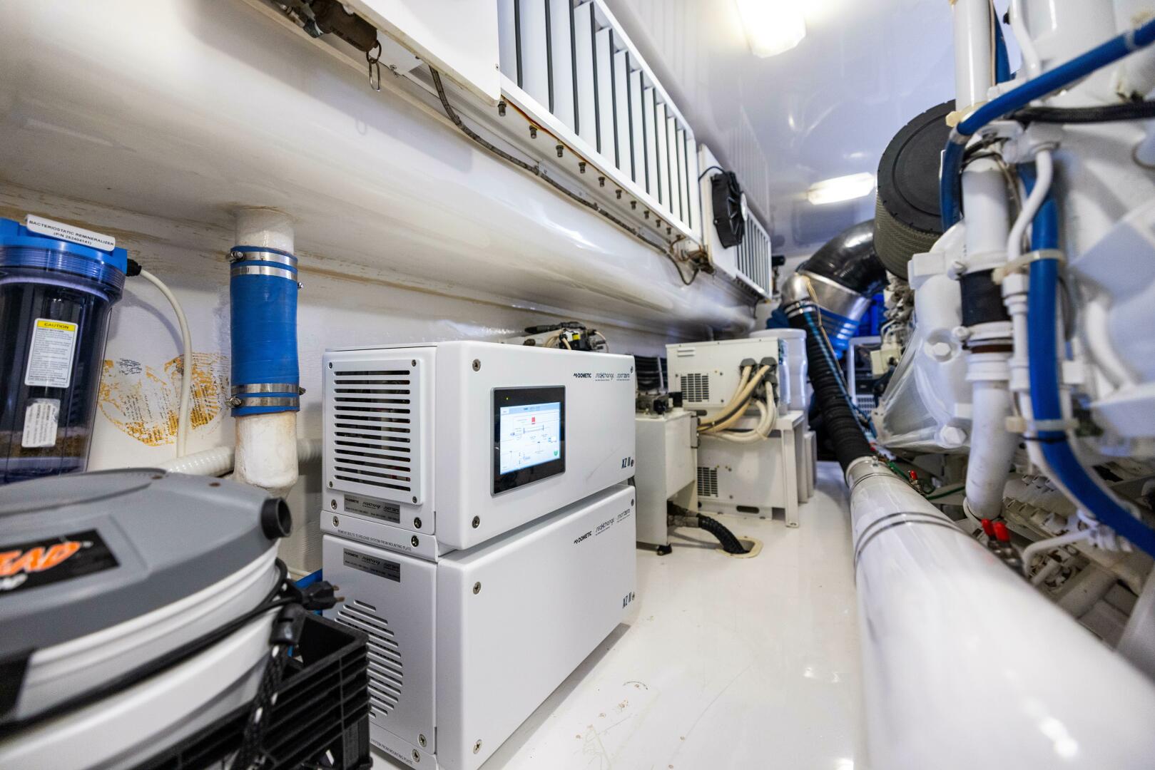 Slide: The Image of 2011 Viking 70 Convertible "Mighty Mouse" - 5226858