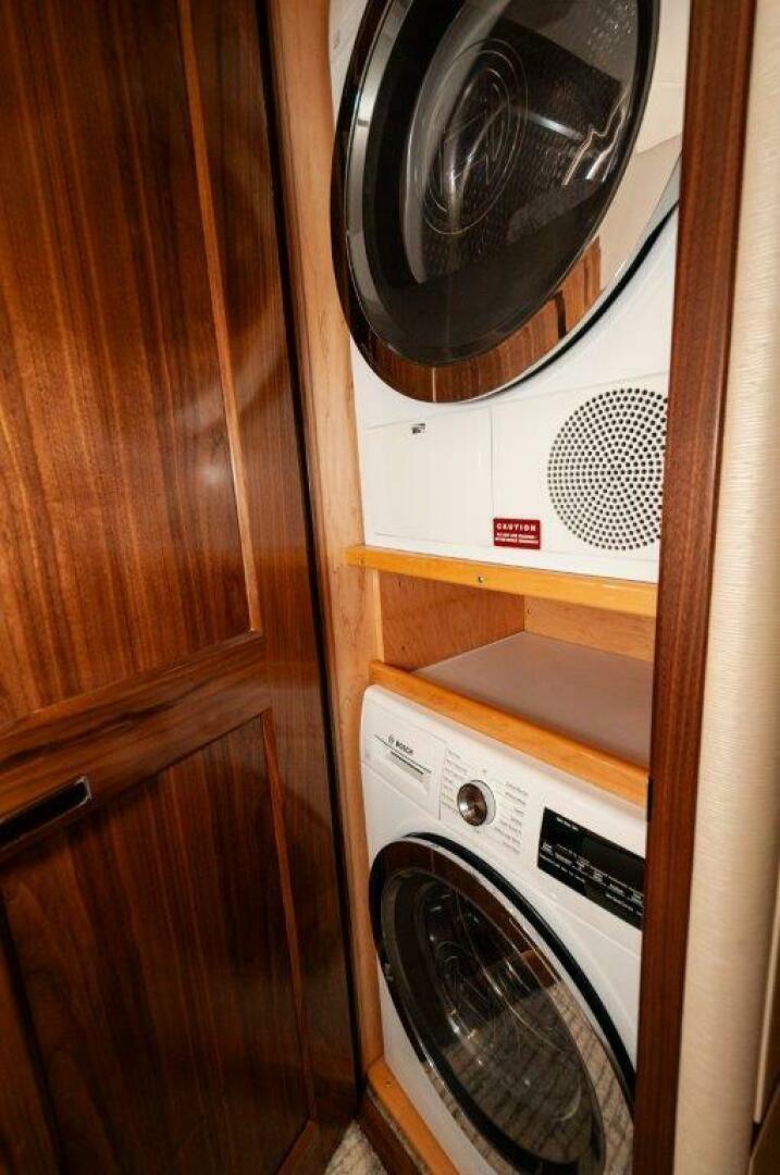 Slide: The Image of 2020 Viking 72 Convertible- GUNNSLINGER-Laundry - 4535626