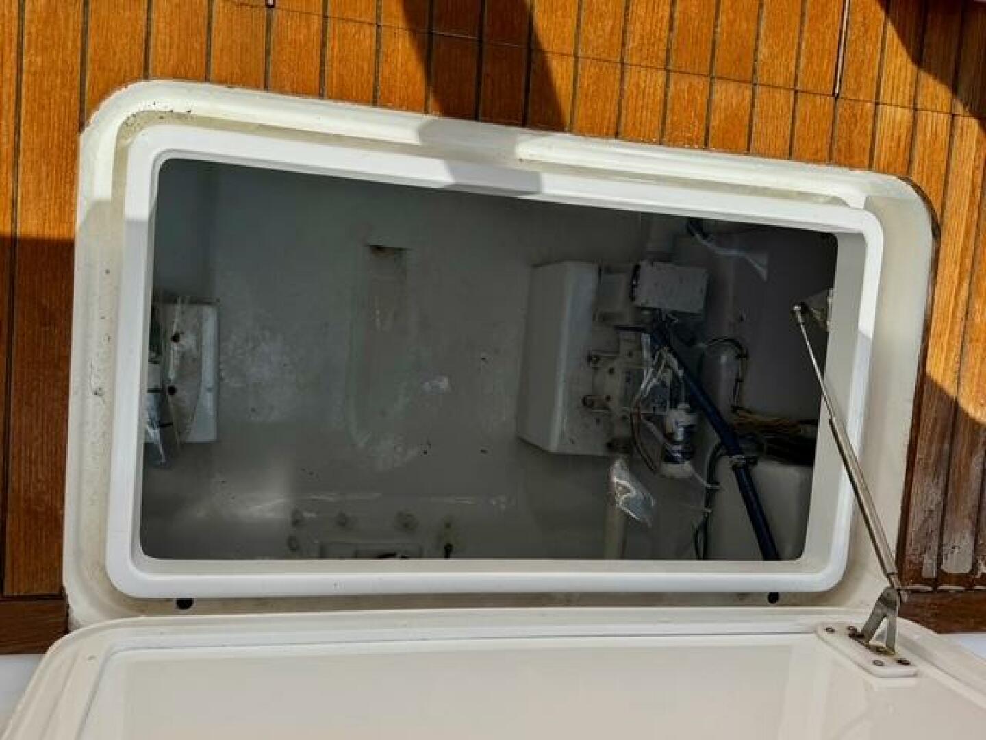 Slide: The Image of 2005 Viking 74 Convertible 'Liquid Gold' - 5427060