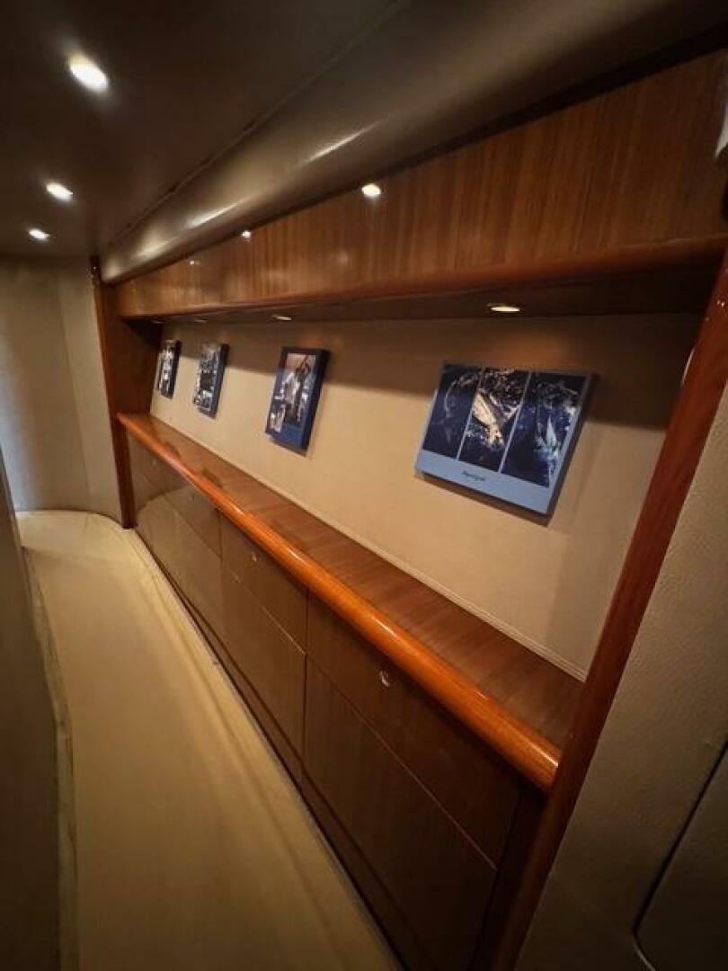 Slide: The Image of 2005 Viking 74 Convertible 'Liquid Gold' - 5427093