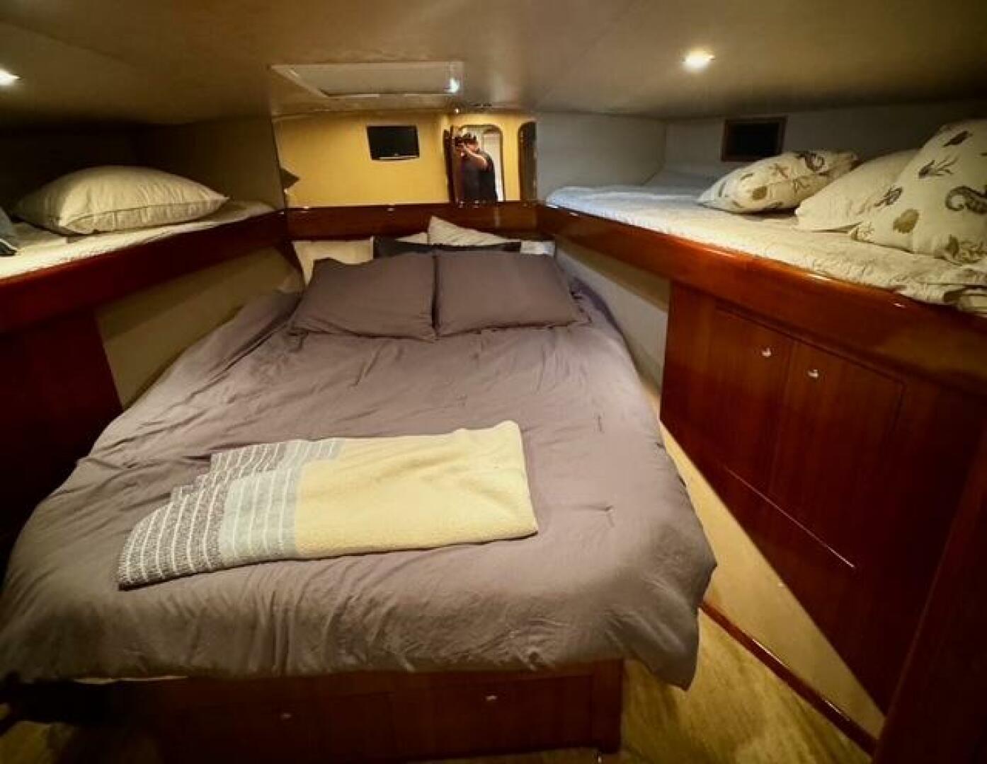 Slide: The Image of 2005 Viking 74 Convertible 'Liquid Gold' - 5427082