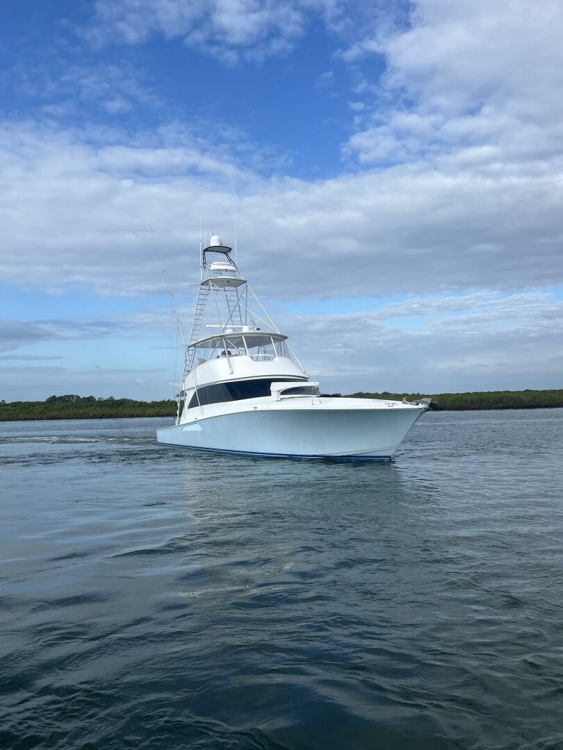 Slide: The Image of 2005 Viking 74 Convertible 'Liquid Gold' - 5433081