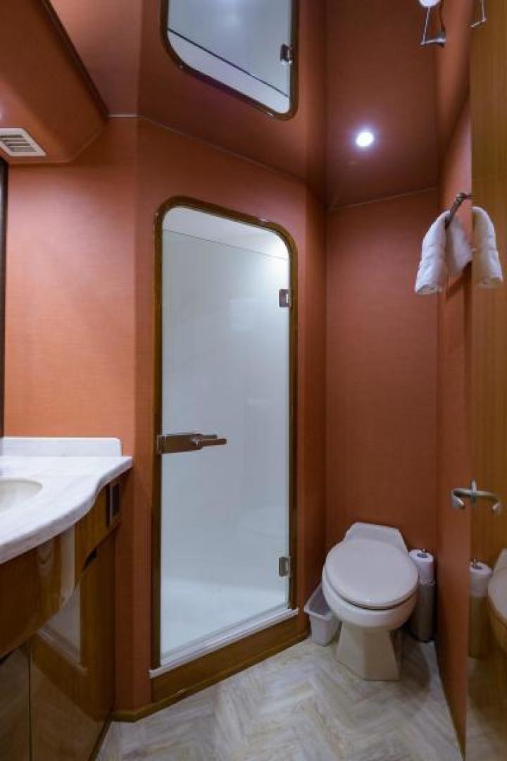 Slide: The Image of Viking 76 - Osh It - Forward Head 2014 Viking 76 Enclosed Bridge - Osh It - 1539887