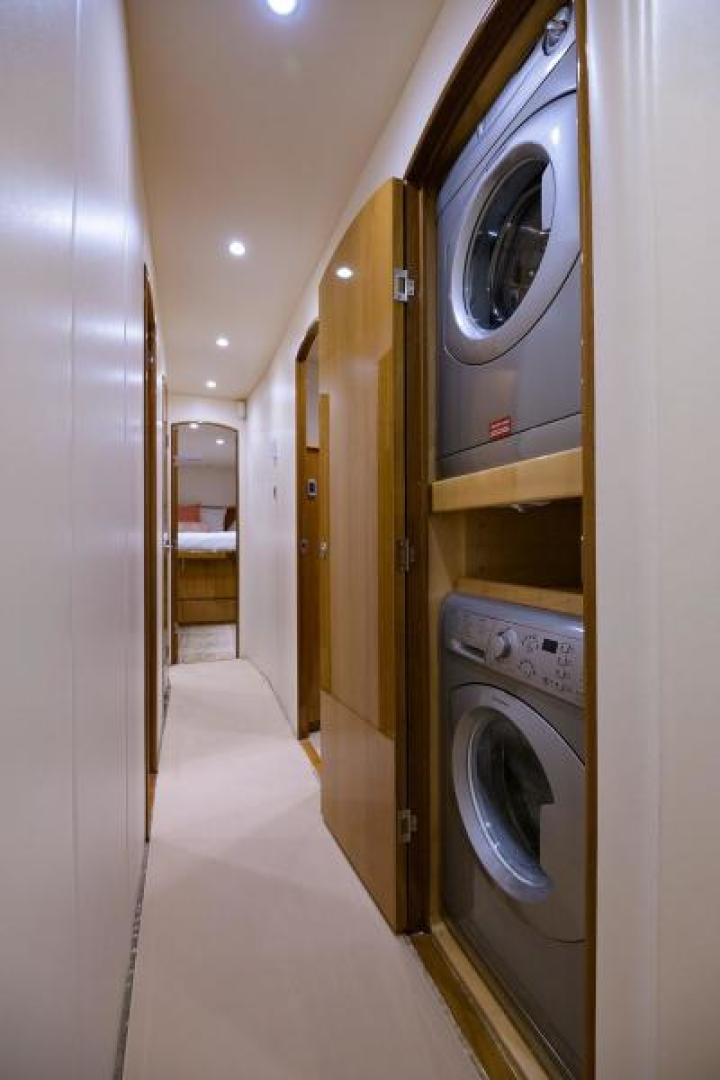 Slide: The Image of Viking 76 - Osh It - Laundry 2014 Viking 76 Enclosed Bridge - Osh It - 1539899